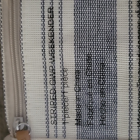 Striped Weekender Bag - Picture 4 of 4